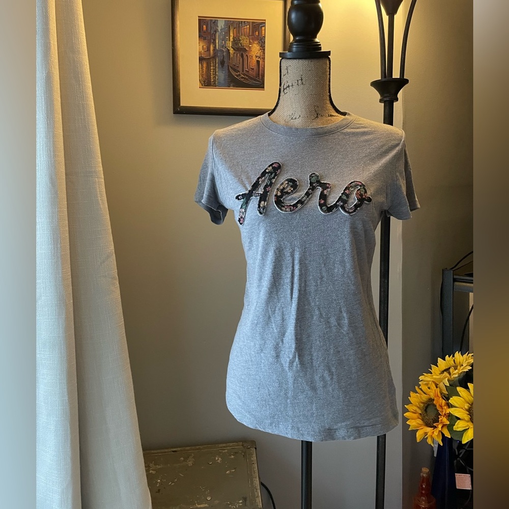 AEROPOSTALE NYC Women L Tropical Track Floral Graphic Tee